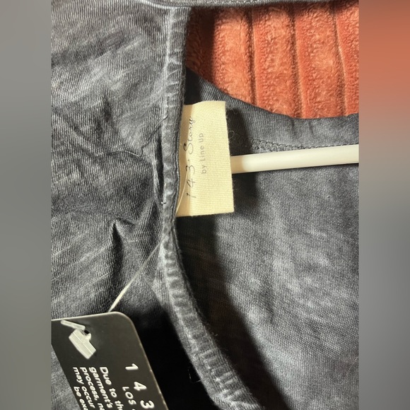 143 Story by Line up, Long Sleeve Tee, Grey distressed Size Small - Picture 4 of 8
